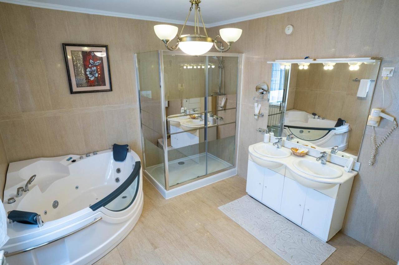 Villa Alice Suceava Eksteriør billede