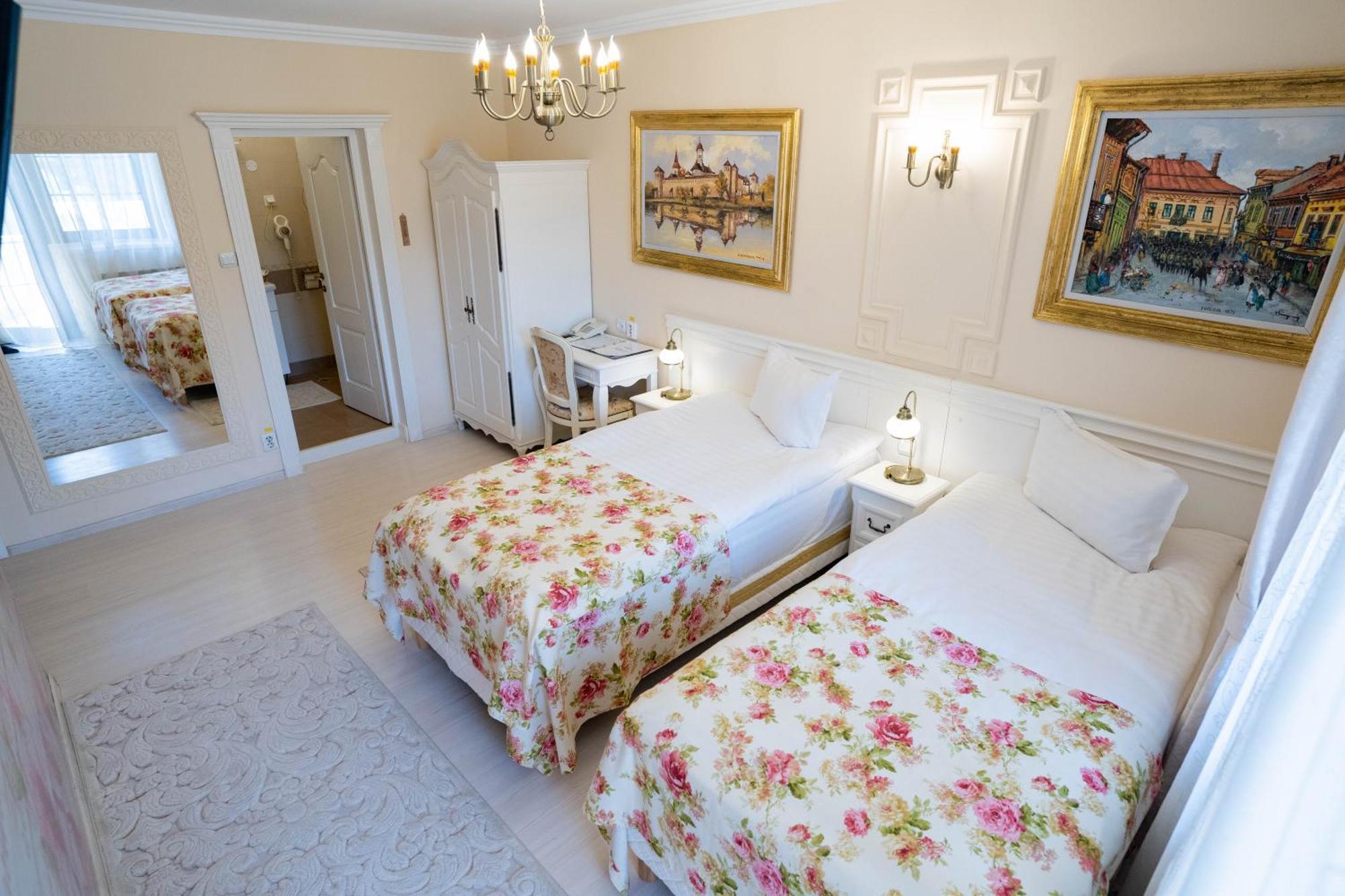 Villa Alice Suceava Eksteriør billede
